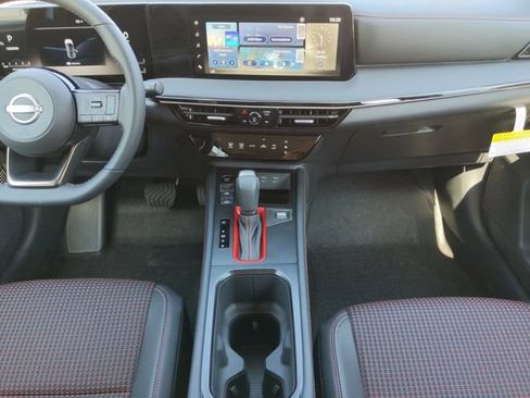 Certified 2025 Nissan Kicks SR FWD image 23