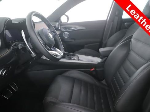 Used 2025 Alfa Romeo Tonale w/ Premium Package image 16