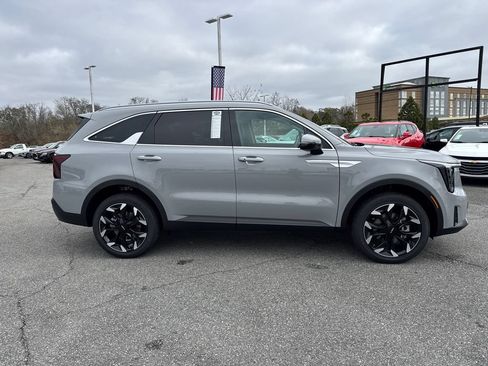 New 2026 Kia Sorento EX AWD/4WD image 2
