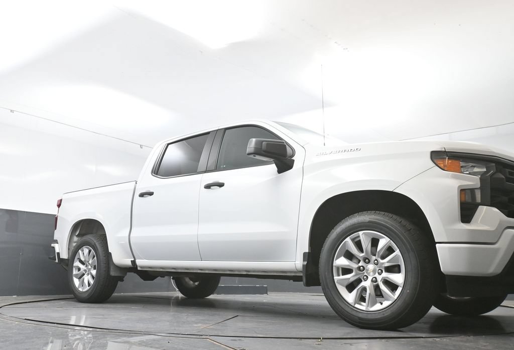 Used 2023 Chevrolet Silverado 1500 Custom AWD/4WD image 46