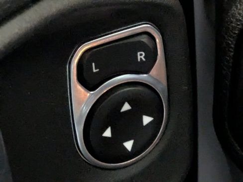 Used 2021 Jeep Wrangler Unlimited Rubicon w/ LED Lighting Group AWD/4WD image 24