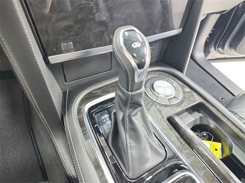 Used 2024 INFINITI QX80 Luxe image 28