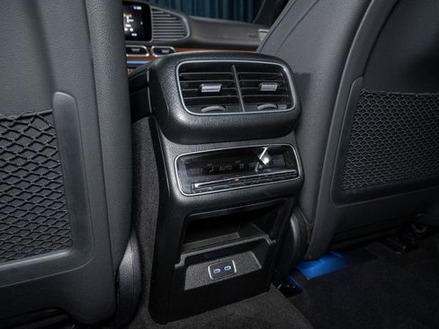 Certified 2025 Mercedes-Benz GLS 450 4MATIC image 25