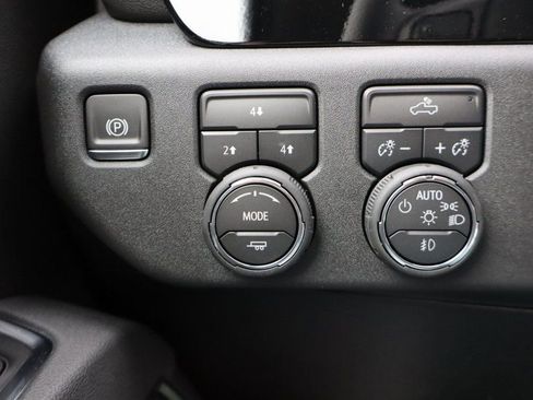 Used 2026 Chevrolet Silverado 2500 LT image 12