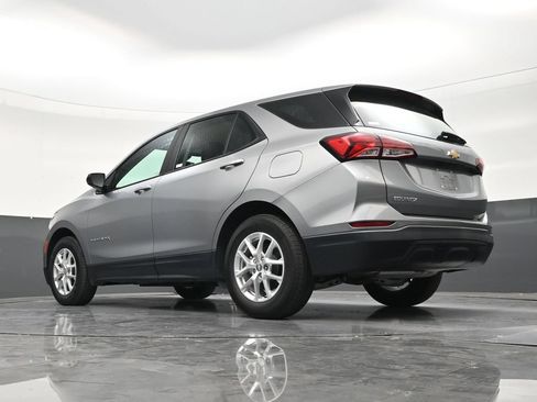 Used 2023 Chevrolet Equinox LS FWD image 23