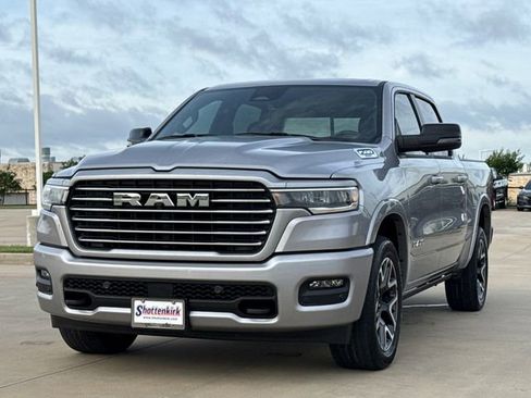 Used 2025 RAM 1500 Laramie w/ Laramie Southwest Edition AWD/4WD image 3