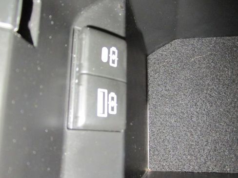 Used 2022 Toyota Camry LE image 36