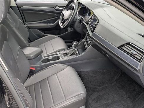 Used 2024 Volkswagen Jetta SE FWD image 19