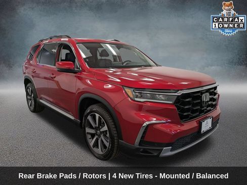 Certified 2023 Honda Pilot Touring image 3