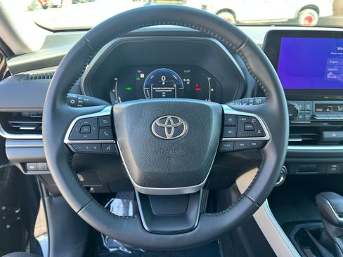 Used 2026 Toyota Grand Highlander XLE image 12