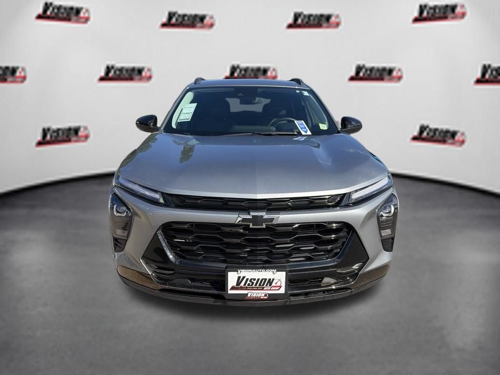 Used 2024 Chevrolet Trax ACTIV w/ Driver Confidence Package FWD image 2