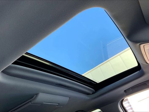 Used 2019 Chevrolet Suburban Premier image 14