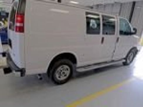 Used 2024 GMC Savana 2500 w/ Driver Convenience Package image 4