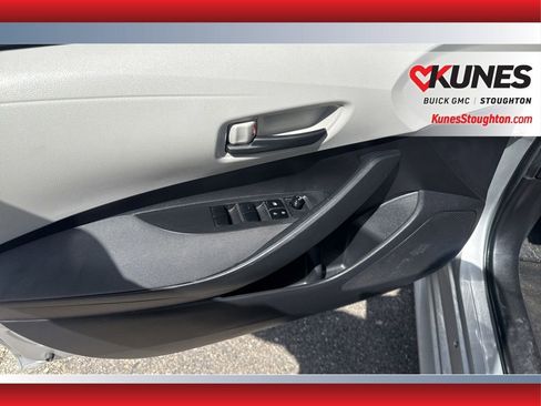 Used 2022 Toyota Corolla LE FWD image 16