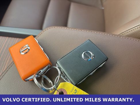 Certified 2024 Volvo XC60 B5 Plus w/ Protection Package Premier image 28