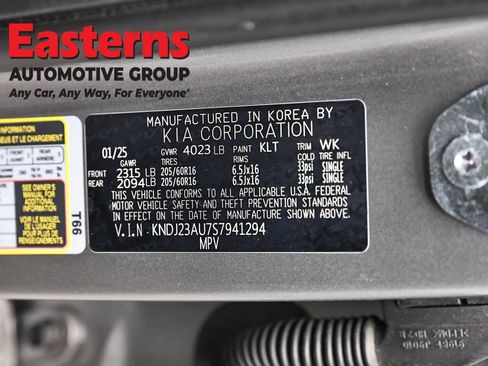 Used 2025 Kia Soul LX w/ LX Technology Package FWD image 34