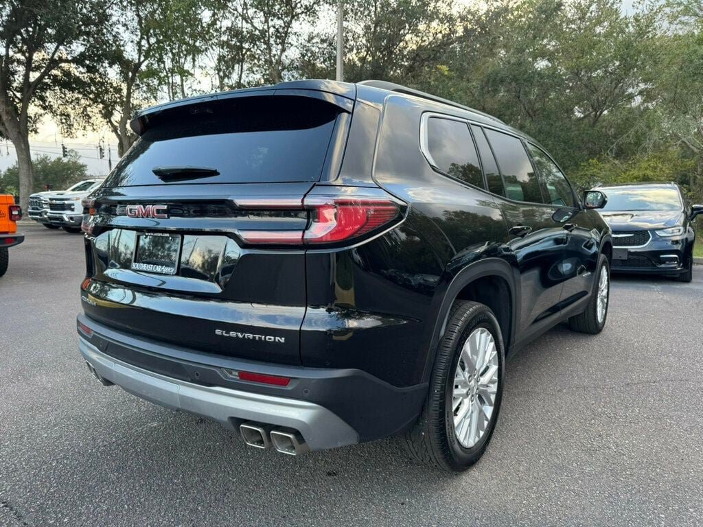Used 2026 GMC Acadia Elevation w/ Elevation Premium Package FWD image 10