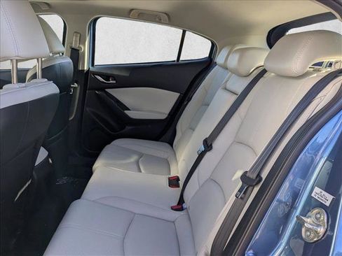 Used 2017 MAZDA MAZDA3 Grand Touring image 19