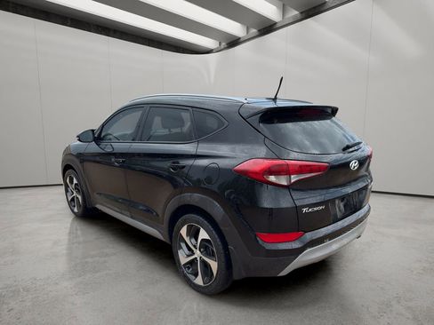 Used 2017 Hyundai Tucson Sport image 3