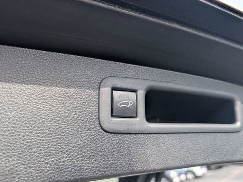 Used 2022 Toyota Highlander XLE image 10