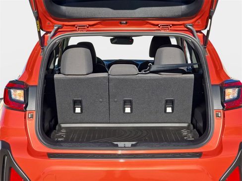 Used 2024 Subaru Crosstrek 2.0i Premium image 14