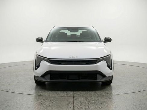 Used 2025 Kia K4 LXS image 2