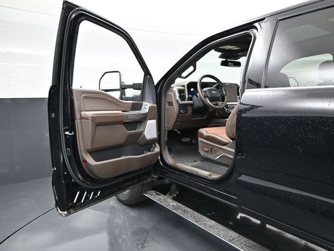 New 2026 Ford F250 King Ranch w/ Chrome Package AWD/4WD image 14