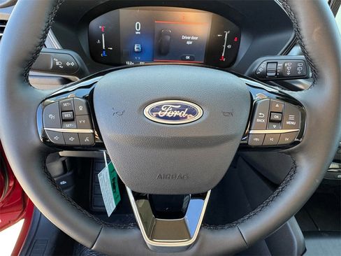 New 2025 Ford Escape SE image 11