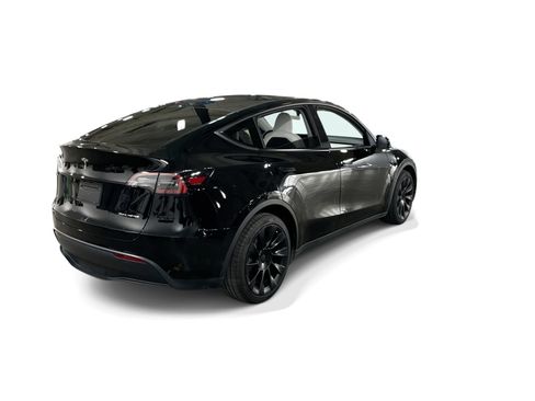 Certified 2023 Tesla Model Y Long Range AWD/4WD image 6