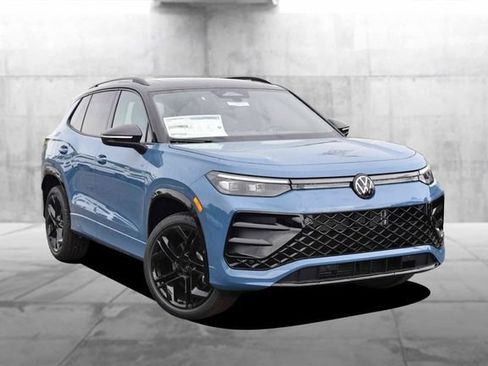 New 2026 Volkswagen Tiguan SE R-Line AWD/4WD image 2