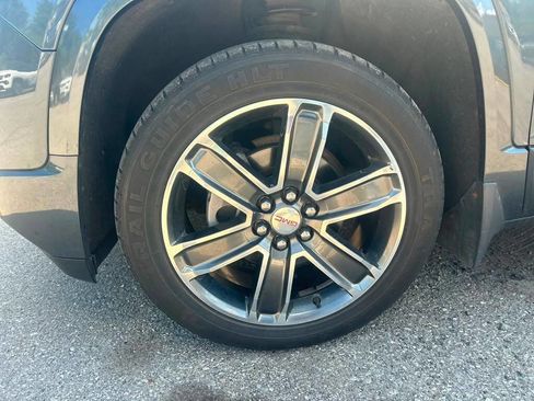 Used 2019 GMC Acadia Denali FWD image 9