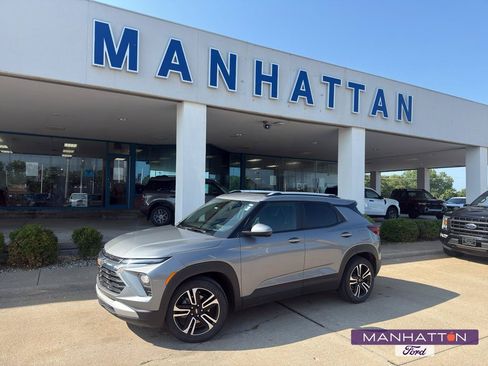 Used 2024 Chevrolet TrailBlazer LT w/ Convenience Package FWD image 1