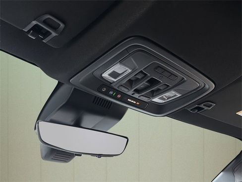 Used 2025 Chevrolet Silverado 1500 ZR2 w/ Technology Package image 35