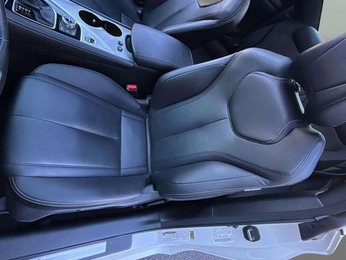 Used 2017 INFINITI Q60 2.0t w/ Moonroof Package image 19