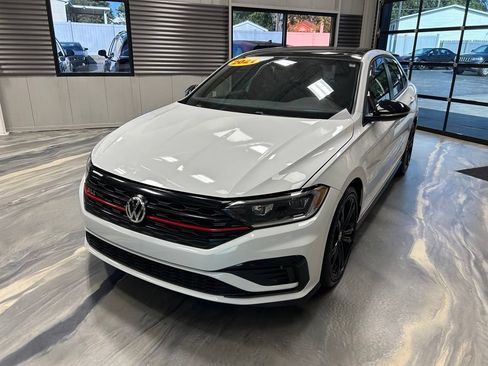 Used 2021 Volkswagen Jetta GLI Autobahn FWD image 3