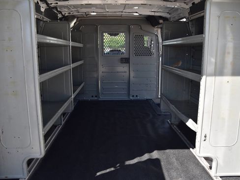 Used 2018 Ford Transit 150 130 Low Roof image 12