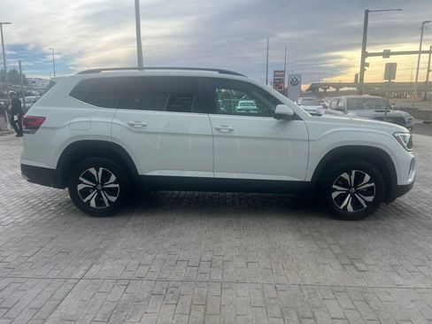 Certified 2024 Volkswagen Atlas SE image 8