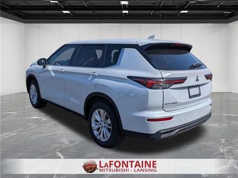 New 2026 Mitsubishi Outlander ES AWD/4WD image 3