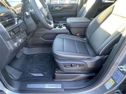 New 2026 GMC Yukon XL Elevation w/ Elevation Premium Package image 13