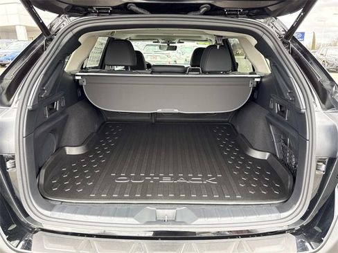 Used 2025 Subaru Outback Onyx Edition image 7