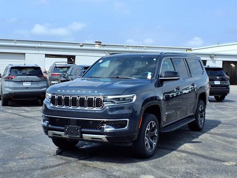 Certified 2024 Jeep Wagoneer L Series III w/ Flexible Seating Group AWD/4WD image 2
