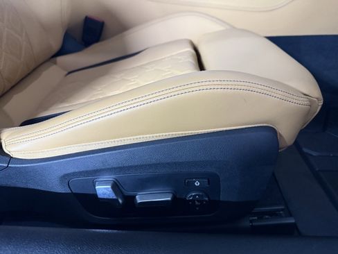 Used 2020 BMW M8 Coupe image 25