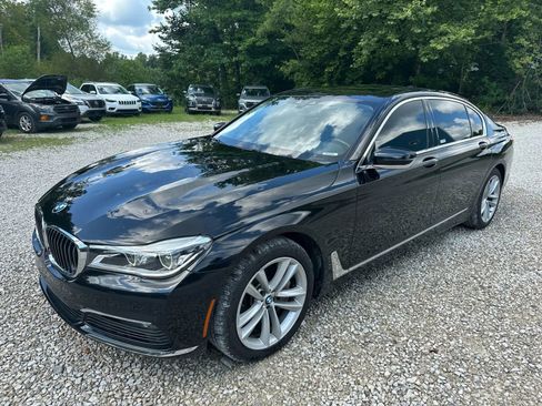Used 2018 BMW 750i xDrive image 11