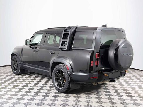 Used 2023 Land Rover Defender 130 SE image 7