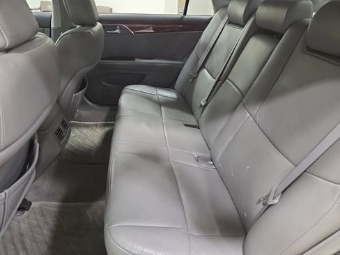 Used 2010 Toyota Avalon Limited image 14