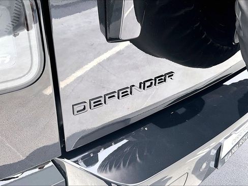 New 2026 Land Rover Defender 110 S image 9