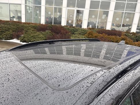 Used 2022 Chevrolet Equinox RS w/ Infotainment Package image 12