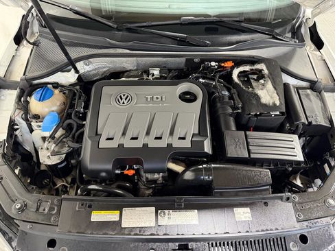 Used 2013 Volkswagen Passat TDI SEL Premium FWD image 29