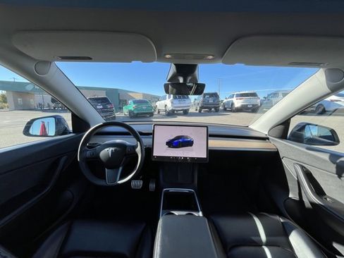 Used 2022 Tesla Model Y Performance image 31
