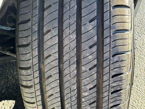 Used 2012 Nissan Sentra 2.0 SR w/ Special Edition Pkg image 11